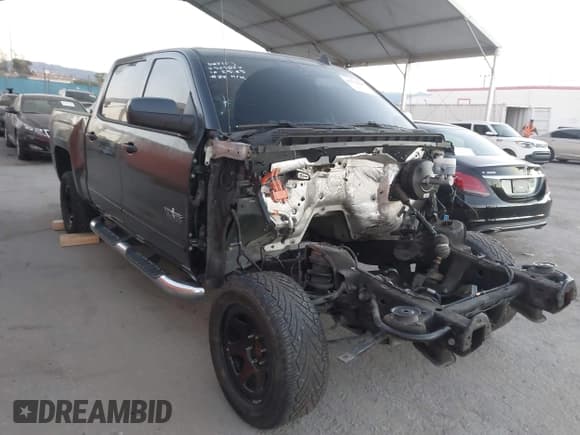 ✅ 2018 Chevrolet Silverado 1500 LT • VIN: 3GCUCRER4JG395155 • Lot: 43554347. Listed on IAAI with Not provided. Free auction sales archive from the USA and detailed vehicle history report at DreamBid. Image 1.