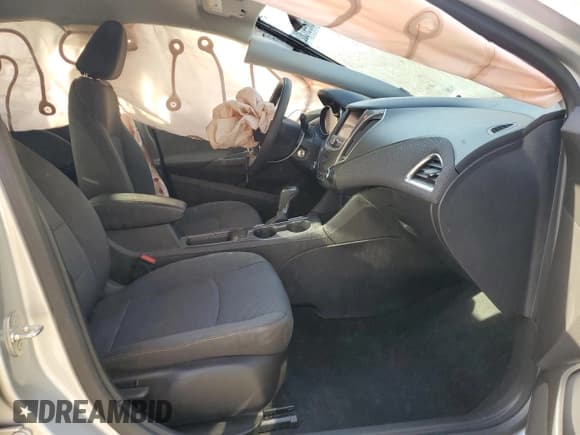 ✅ 2019 Chevrolet Cruze LS • VIN: 3G1BC6SM2KS534365 • Lot: 66997302. Listed on Copart with 117,599 mi. Free auction sales archive from the USA and detailed vehicle history report at DreamBid. Image 5.