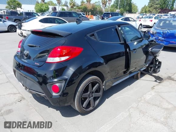 ✅ 2016 Hyundai Veloster Turbo • VIN: KMHTC6AE2GU288538 • Lot: 42282122. Wystawiony na IAAI z przebiegiem 83 231 mil. Bezpłatny archiwum sprzedaży aukcyjnych z USA i szczegółowy raport historii pojazdu na DreamBid. Zdjęcie 4.