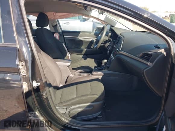 2020 Hyundai Elantra SE z VIN 5NPD74LF6LH526368, wystawiony jako IAAI lot #43228396 z przebiegiem 54 375 mil mil oraz . Historia ofert i sprzedaży dostępna na DreamBid. Obrazek 5.