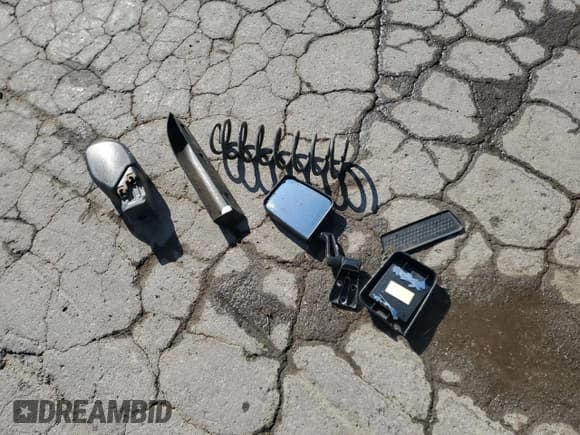 ✅ 2001 Jeep Wrangler Sahara • VIN: 1J4FA59S51P316375 • Lot: 85130815. Listed on Copart with 258,051 mi. Free auction sales archive from the USA and detailed vehicle history report at DreamBid. Image 13.