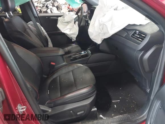 ✅ 2023 Ford Escape ST-Line Select • VIN: 1FMCU9NA6PUA66333 • Lot: 42656477. Wystawiony na IAAI z przebiegiem 34 738 mil. Bezpłatny archiwum sprzedaży aukcyjnych z USA i szczegółowy raport historii pojazdu na DreamBid. Zdjęcie 5.