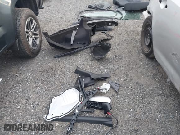 ✅ 2024 Toyota Corolla LE • VIN: 5YFB4MDE3RP188977 • Lot: 43659881. Listed on IAAI with 15,551 mi. Free auction sales archive from the USA and detailed vehicle history report at DreamBid. Image 12.