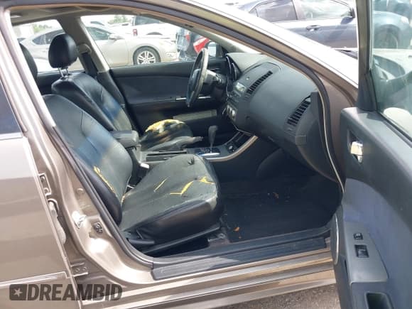 ✅ 2005 Nissan Altima SL • VIN: 1N4BL11D85C118834 • Lot: 42554580. Wystawiony na IAAI z przebiegiem 165 749 mil. Bezpłatny archiwum sprzedaży aukcyjnych z USA i szczegółowy raport historii pojazdu na DreamBid. Zdjęcie 5.