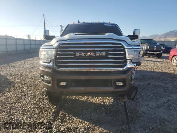 ✅ 2022 Ram 3500 Longhorn • VIN: 3C63R3NL6NG359113 • Lot: 87091985. Listed on Copart with 68,800 mi. Free auction sales archive from the USA and detailed vehicle history report at DreamBid. Image 5.