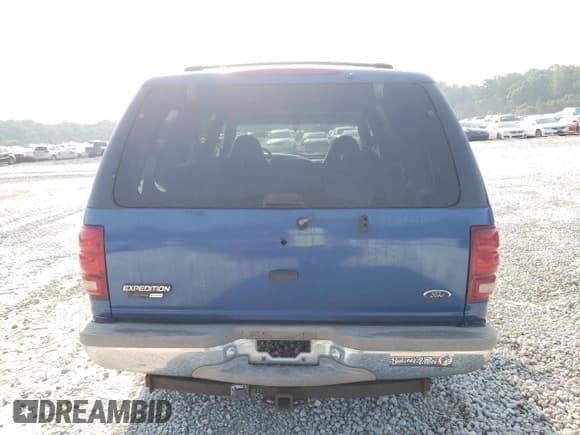 ✅ 2000 Ford Expedition Eddie Bauer • VIN: 1FMRU17L1YLC39371 • Lot: 53982495. Wystawiony na Copart z przebiegiem 220 391 mil. Bezpłatny archiwum sprzedaży aukcyjnych z USA i szczegółowy raport historii pojazdu na DreamBid. Zdjęcie 6.