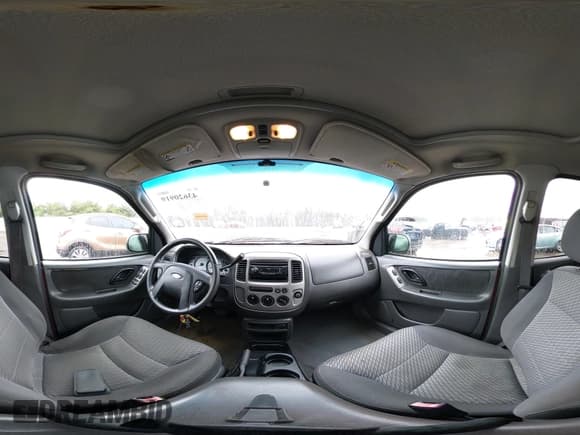 ✅ 2004 Ford Escape XLT • VIN: 1FMYU031X4DA16468 • Лот: 43620919. Опубликован ранее на IAAI с пробегом 139 937 миль. Бесплатный доступ к архиву аукционных продаж из США и подробный отчёт об истории автомобиля на DreamBid. Изображение 18.