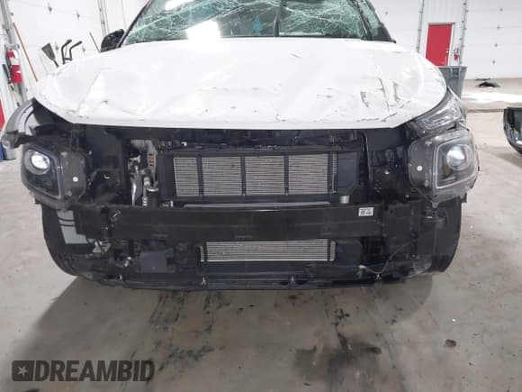 ✅ 2023 Hyundai Venue SEL • VIN: KMHRC8A33PU268075 • Lot: 41986352. Listed on IAAI with 25,499 mi. Free auction sales archive from the USA and detailed vehicle history report at DreamBid. Image 6.