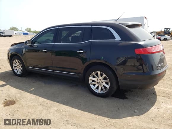 ✅ 2018 Lincoln MKT • VIN: 2LMHJ5NK0JBL01844 • Lot: 68581354. Wystawiony na Copart z przebiegiem 59 623 mil. Bezpłatny archiwum sprzedaży aukcyjnych z USA i szczegółowy raport historii pojazdu na DreamBid. Zdjęcie 2.
