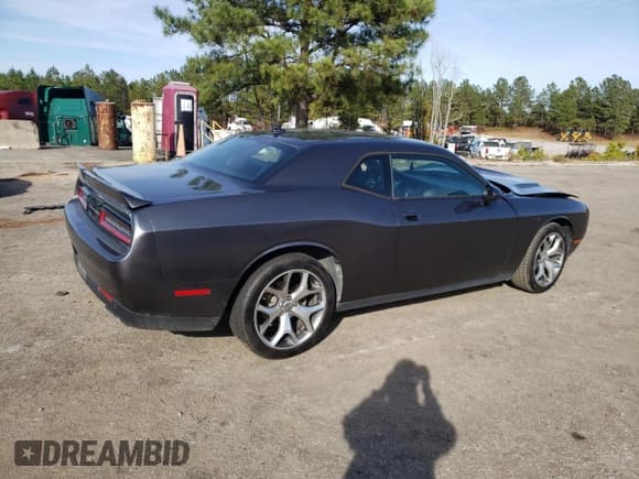 ✅ 2015 Dodge Challenger SXT Plus • VIN: 2C3CDZBG8FH775378 • Lot: 41369303. Wystawiony na Copart z przebiegiem 140 148 mil. Bezpłatny archiwum sprzedaży aukcyjnych z USA i szczegółowy raport historii pojazdu na DreamBid. Zdjęcie 3.