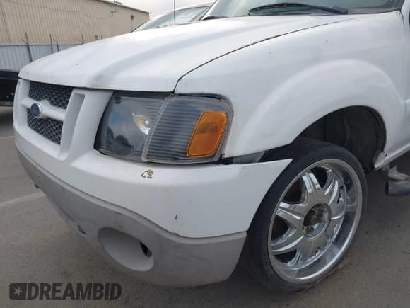 ✅ 2001 Ford Explorer Sport Trac • VIN: 1FMZU67E21UB69328 • Lot: 43433155. Listed on IAAI with 220,626 mi. Free auction sales archive from the USA and detailed vehicle history report at DreamBid. Image 12.