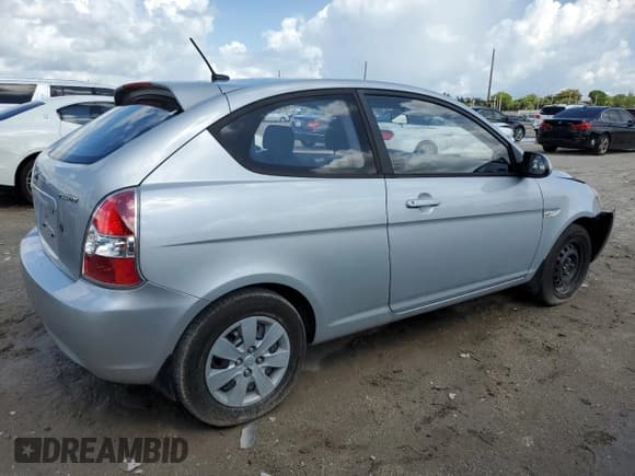 ✅ 2008 Hyundai Accent GS • VIN: KMHCM36C98U099454 • Лот: 57841405. Опубликован ранее на Copart с пробегом 116 294 миль. Бесплатный доступ к архиву аукционных продаж из США и подробный отчёт об истории автомобиля на DreamBid. Изображение 3.