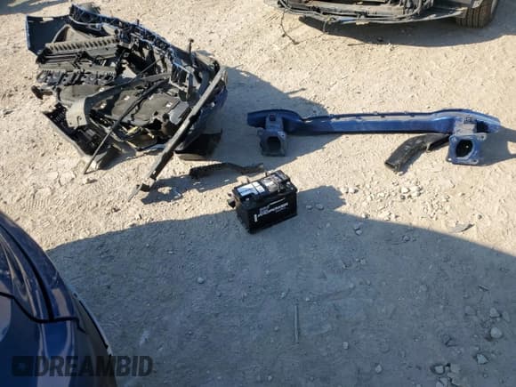 ✅ 2017 Ford Escape Titanium • VIN: 1FMCU0JDXHUA16497 • Lot: 84463635. Wystawiony na Copart z przebiegiem 112 225 mil. Bezpłatny archiwum sprzedaży aukcyjnych z USA i szczegółowy raport historii pojazdu na DreamBid. Zdjęcie 13.