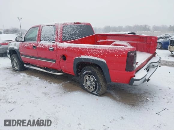 ✅ 2005 Chevrolet Silverado 2500HD LS • VIN: 1GCHK23U35F848305 • Lot: 41555553. Wystawiony na IAAI z przebiegiem 162 899 mil. Bezpłatny archiwum sprzedaży aukcyjnych z USA i szczegółowy raport historii pojazdu na DreamBid. Zdjęcie 3.