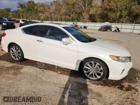 ✅ 2014 Honda Accord EX-L • VIN: 1HGCT2B85EA005958 • Lot: 92845235. Wystawiony na Copart z przebiegiem 180 140 mil. Bezpłatny archiwum sprzedaży aukcyjnych z USA i szczegółowy raport historii pojazdu na DreamBid. Zdjęcie 4.