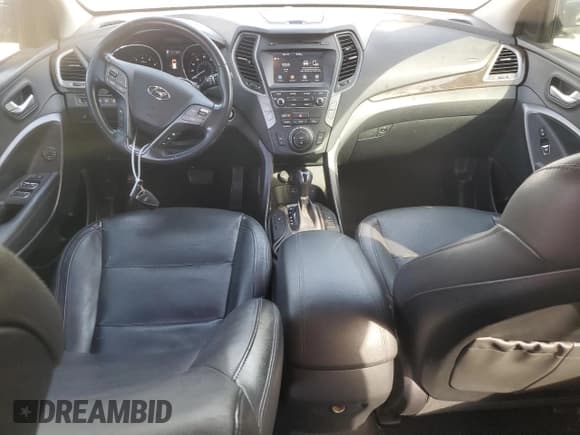 ✅ 2017 Hyundai Santa Fe 2.0T • VIN: 5NMZU4LA5HH041467 • Lot: 81898505. Listed on Copart with 121,360 mi. Free auction sales archive from the USA and detailed vehicle history report at DreamBid. Image 8.