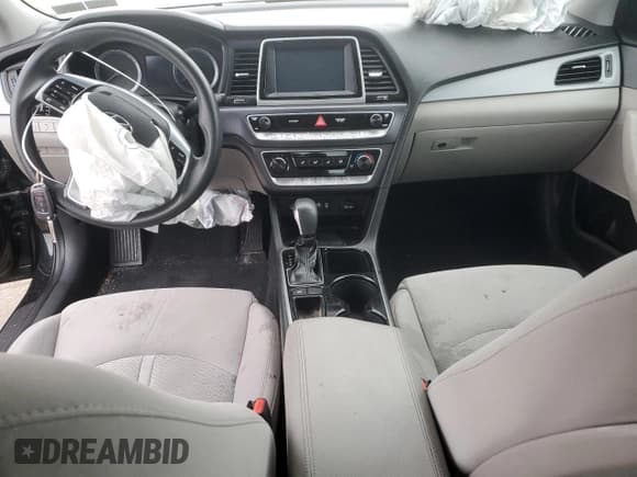 ✅ 2019 Hyundai Sonata SE • VIN: 5NPE24AFXKH811532 • Lot: 36654163. Listed on Copart with 36,702 mi. Free auction sales archive from the USA and detailed vehicle history report at DreamBid. Image 8.