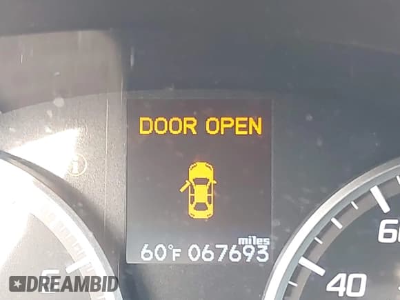 ✅ 2015 Acura ILX Technology • VIN: 19VDE1F7XFE005325 • Lot: 41685034. Listed on IAAI with 267,721 mi. Free auction sales archive from the USA and detailed vehicle history report at DreamBid. Image 14.