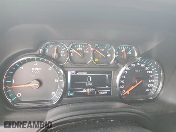 ✅ 2015 Chevrolet Suburban LT • VIN: 1GNSKJKCXFR527474 • Lot: 90314925. Wystawiony na Copart z przebiegiem 326 590 mil. Bezpłatny archiwum sprzedaży aukcyjnych z USA i szczegółowy raport historii pojazdu na DreamBid. Zdjęcie 9.