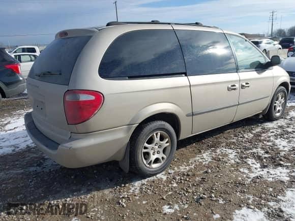 2002 Dodge Caravan EX с VIN 2B8GP74L42R790382, выставлен на аукционе IAAI как лот 41364303 с пробегом 136 569 миль миль и . История ставок и продаж доступна на DreamBid. Изображение 4.