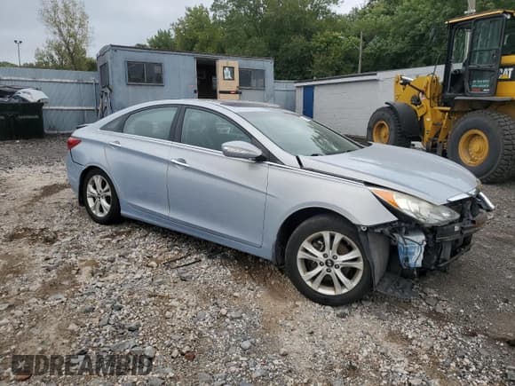 ✅ 2013 Hyundai Sonata SE • VIN: 5NPEC4AC7DH576805 • Lot: 92979125. Listed on Copart with 169,305 mi. Free auction sales archive from the USA and detailed vehicle history report at DreamBid. Image 4.