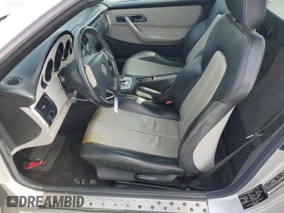 ✅ 1998 Mercedes-Benz SLK 230/320 • VIN: WDBKK47F6WF013375 • Lot: 53793445. Listed on Copart with 59,873 mi. Free auction sales archive from the USA and detailed vehicle history report at DreamBid. Image 7.