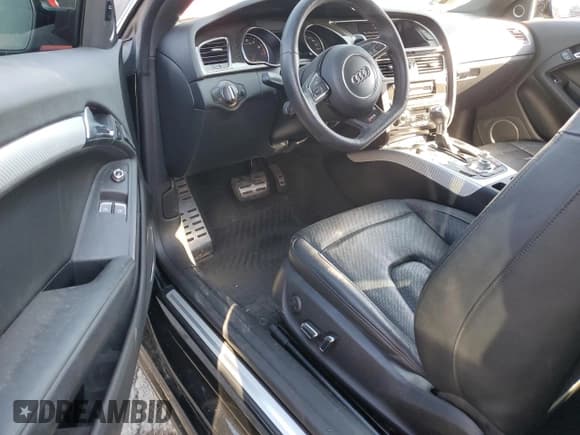 ✅ 2014 Audi RS 5 • VIN: WUAC6AFR4EA900833 • Lot: 77937894. Listed on Copart with 75,251 mi. Free auction sales archive from the USA and detailed vehicle history report at DreamBid. Image 8.