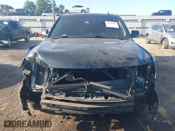 ✅ 2020 Chevrolet Suburban LT • VIN: 1GNSCHKC7LR304326 • Lot: 42840249. Wystawiony na IAAI z przebiegiem 249 916 mil. Bezpłatny archiwum sprzedaży aukcyjnych z USA i szczegółowy raport historii pojazdu na DreamBid. Zdjęcie 13.