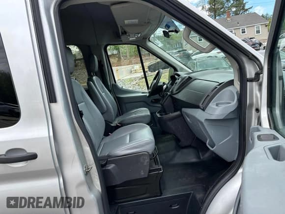 ✅ 2015 Ford Transit XL • VIN: 1FBAX2CM0FKA41966 • Лот: 56363935. Опубликован ранее на Copart с пробегом 164 365 миль. Бесплатный доступ к архиву аукционных продаж из США и подробный отчёт об истории автомобиля на DreamBid. Изображение 5.