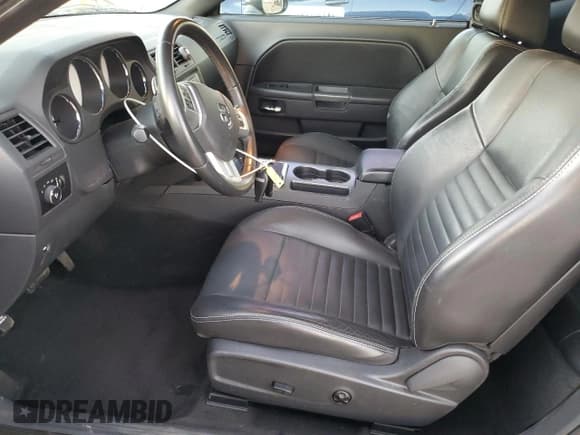 ✅ 2012 Dodge Challenger R/T Plus • VIN: 2C3CDYBT9CH253734 • Lot: 90611465. Wystawiony na Copart z przebiegiem 60 669 mil. Bezpłatny archiwum sprzedaży aukcyjnych z USA i szczegółowy raport historii pojazdu na DreamBid. Zdjęcie 7.