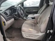 ✅ 2016 Kia Sedona LX • VIN: KNDMB5C15G6096535 • Лот: 82300735. Опубликован ранее на Copart с пробегом 98 998 миль. Бесплатный доступ к архиву аукционных продаж из США и подробный отчёт об истории автомобиля на DreamBid. Изображение 7.