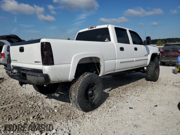 ✅ 2004 Chevrolet Silverado 2500HD LS • VIN: 1GCHK23164F131661 • Лот: 86064585. Опубликован ранее на Copart с пробегом 245 893 миль. Бесплатный доступ к архиву аукционных продаж из США и подробный отчёт об истории автомобиля на DreamBid. Изображение 3.