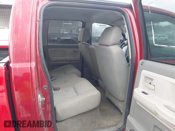 ✅ 2010 Dodge Dakota Bighorn/Lonestar • VIN: 1D7CW3GP2AS104601 • Lot: 42695672. Wystawiony na IAAI z przebiegiem 165 876 mil. Bezpłatny archiwum sprzedaży aukcyjnych z USA i szczegółowy raport historii pojazdu na DreamBid. Zdjęcie 8.