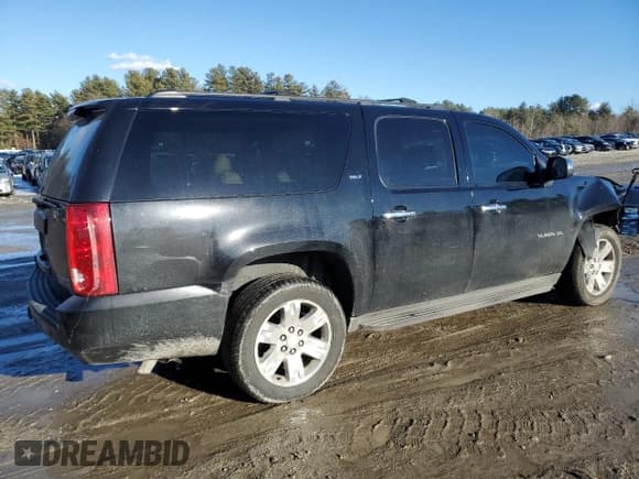 ✅ 2010 GMC Yukon XL SLT • VIN: 1GKUCKE07AR194766 • Lot: 47039155. Wystawiony na Copart z przebiegiem 184 915 mil. Bezpłatny archiwum sprzedaży aukcyjnych z USA i szczegółowy raport historii pojazdu na DreamBid. Zdjęcie 3.