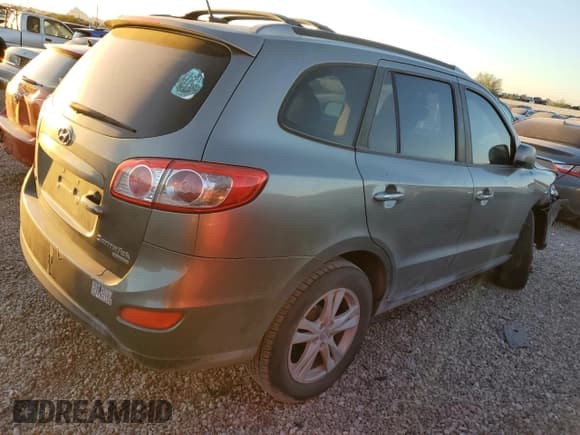 ✅ 2011 Hyundai Santa Fe Limited • VIN: 5XYZK3AB6BG067573 • Lot: 76091694. Listed on Copart with 170,941 mi. Free auction sales archive from the USA and detailed vehicle history report at DreamBid. Image 3.