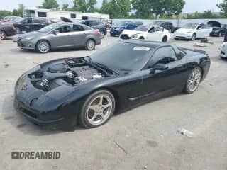✅ 2002 Chevrolet Corvette • VIN: 1G1YY22GX25130982 • Lot: 59348595. Wystawiony na Copart z przebiegiem 41 110 mil mil. Skorzystaj z bezpłatnego archiwum sprzedaży aukcyjnych z USA i zobacz szczegółowy raport historii pojazdu na DreamBid. Zdjęcie 1.