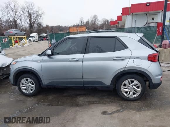 ✅ 2021 Hyundai Venue SE • VIN: KMHRB8A31MU113197 • Lot: 41324304. Listed on IAAI with 120,115 mi. Free auction sales archive from the USA and detailed vehicle history report at DreamBid. Image 14.