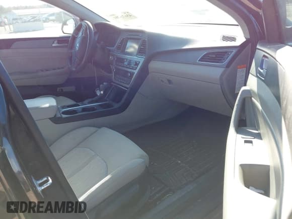 ✅ 2017 Hyundai Sonata SE • VIN: KMHE24L17HA043439 • Лот: 43675701. Опубликован ранее на IAAI с пробегом Не указан. Бесплатный доступ к архиву аукционных продаж из США и подробный отчёт об истории автомобиля на DreamBid. Изображение 5.