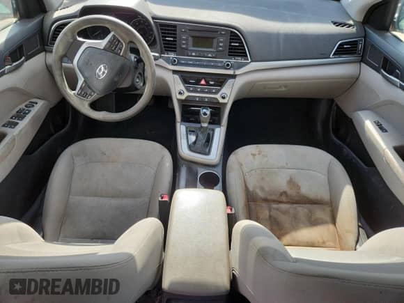 2017 Hyundai Elantra SE z VIN 5NPD74LF6HH204790, wystawiony jako Copart lot #68701795 z przebiegiem 81 452 mil mil oraz Czysty tytuł • Clean title. Historia ofert i sprzedaży dostępna na DreamBid. Obrazek 8.