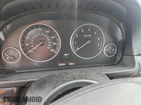 ✅ 2014 BMW 5 Series 528i xDrive • VIN: WBA5A7C54ED219379 • Lot: 70952105. Wystawiony na Copart z przebiegiem 142 526 mil. Bezpłatny archiwum sprzedaży aukcyjnych z USA i szczegółowy raport historii pojazdu na DreamBid. Zdjęcie 9.