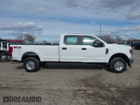 ✅ 2019 Ford F-250 XL • VIN: 1FT7W2B60KEF78955 • Lot: 41851147. Listed on IAAI with 205,275 mi. Free auction sales archive from the USA and detailed vehicle history report at DreamBid. Image 13.