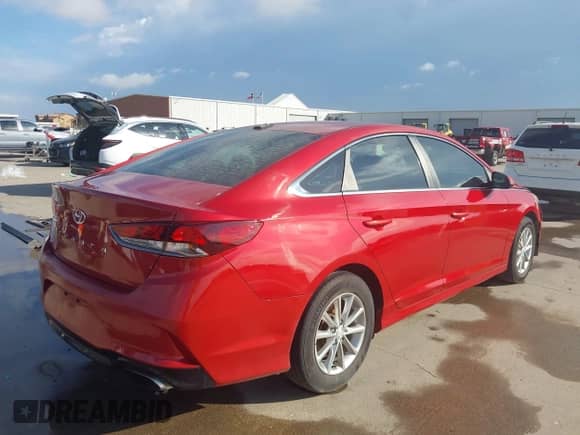 2018 Hyundai Sonata SE z VIN 5NPE24AF4JH603239, wystawiony jako IAAI lot #43277984 z przebiegiem 126 742 mil mil oraz . Historia ofert i sprzedaży dostępna na DreamBid. Obrazek 4.