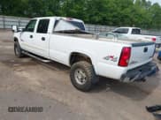 ✅ 2005 Chevrolet Silverado 2500HD LS • VIN: 1GCHK23285F930402 • Lot: 42322628. Wystawiony na IAAI z przebiegiem 218 392 mil. Bezpłatny archiwum sprzedaży aukcyjnych z USA i szczegółowy raport historii pojazdu na DreamBid. Zdjęcie 3.