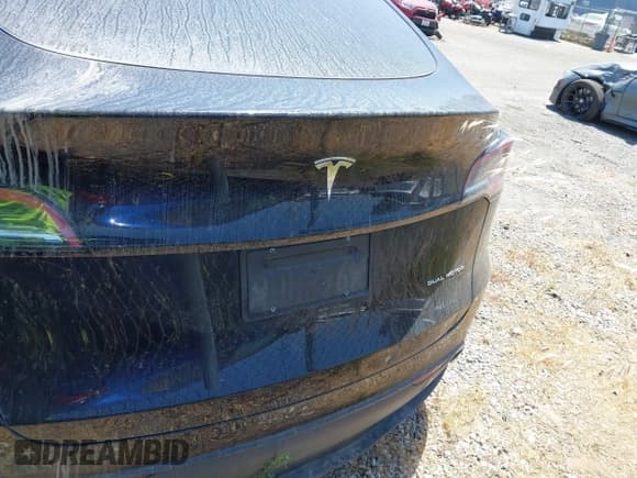 ✅ 2022 Tesla Model Y Long Range • VIN: 7SAYGDEE9NA022842 • Lot: 42003782. Wystawiony na IAAI z przebiegiem 36 010 mil. Bezpłatny archiwum sprzedaży aukcyjnych z USA i szczegółowy raport historii pojazdu na DreamBid. Zdjęcie 16.