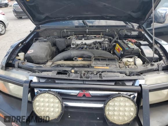 ✅ 2001 Mitsubishi Montero Limited • VIN: JA4MW51R01J036528 • Лот: 71670765. Опубликован ранее на Copart с пробегом 213 904 миль. Бесплатный доступ к архиву аукционных продаж из США и подробный отчёт об истории автомобиля на DreamBid. Изображение 12.