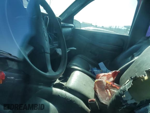 ✅ 2004 Chevrolet Silverado 2500HD Work Truck • VIN: 1GCHC23U54F196136 • Лот: 58364745. Опубликован ранее на Copart с пробегом Не указан. Бесплатный доступ к архиву аукционных продаж из США и подробный отчёт об истории автомобиля на DreamBid. Изображение 8.