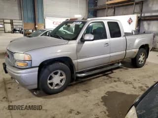 ✅ 2004 GMC Sierra Denali • VIN: 2GTFK69U341337091 • Лот: 87851175. Опубликован ранее на Copart с пробегом 118 423 миль. Бесплатный доступ к архиву аукционных продаж из США и подробный отчёт об истории автомобиля на DreamBid. Изображение 1.