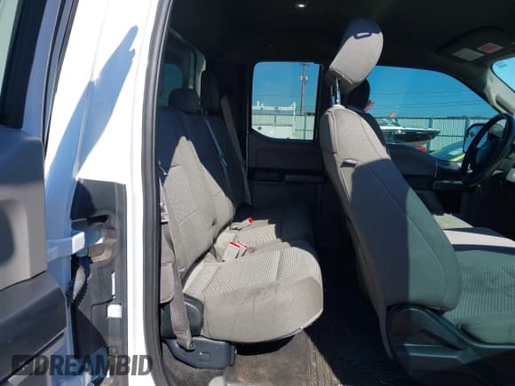 ✅ 2018 Ford F-150 XL • VIN: 1FTFX1E58JKD70781 • Лот: 42943129. Опубликован ранее на IAAI с пробегом 83 651 миль. Бесплатный доступ к архиву аукционных продаж из США и подробный отчёт об истории автомобиля на DreamBid. Изображение 8.