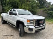✅ 2017 GMC Sierra 3500 • VIN: 1GD52VCG9HZ172326 • Lot: 67667265. Wystawiony na Copart z przebiegiem 130 182 mil. Bezpłatny archiwum sprzedaży aukcyjnych z USA i szczegółowy raport historii pojazdu na DreamBid. Zdjęcie 1.