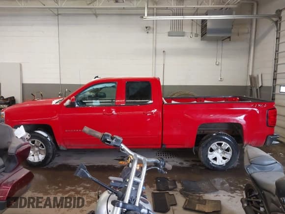 ✅ 2019 Chevrolet Silverado 1500 LT • VIN: 2GCVKPEC0K1114048 • Lot: 43668162. Wystawiony na IAAI z przebiegiem 106 363 mil. Bezpłatny archiwum sprzedaży aukcyjnych z USA i szczegółowy raport historii pojazdu na DreamBid. Zdjęcie 14.